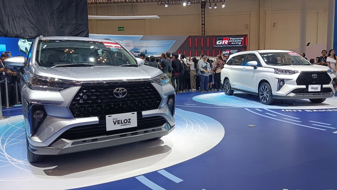 Ảnh thực tế Toyota Veloz hybrid giá quy đổi từ 472 triệu đồng vừa ra mắt: Động cơ 1.5L, có tính năng chạy điện, đáp trả Xpander hybrid- Ảnh 4. Ảnh thực tế Toyota Veloz hybrid giá quy đổi từ 472 triệu đồng vừa ra mắt: Động cơ 1.5L, có tính năng chạy điện, đáp trả Xpander hybrid- Ảnh 4.