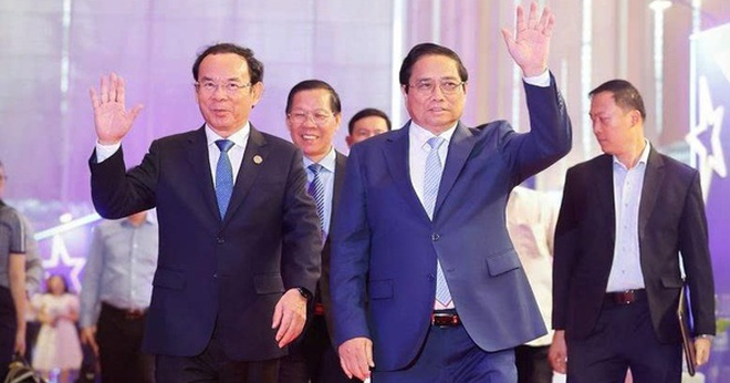 Thủ tướng chủ trì phiên đối thoại chính sách tại Diễn đàn Kinh tế TP HCM 2024. Ảnh: VGP