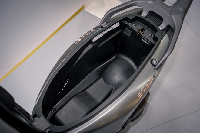 'Ông hoàng xe ga' 125cc ra mắt: trang bị hiện đại, tiêu thụ 1,9L/100 km thách thức Honda Air Blade- Ảnh 7. 'Ông hoàng xe ga' 125cc ra mắt: trang bị hiện đại, tiêu thụ 1,9L/100 km thách thức Honda Air Blade- Ảnh 7.