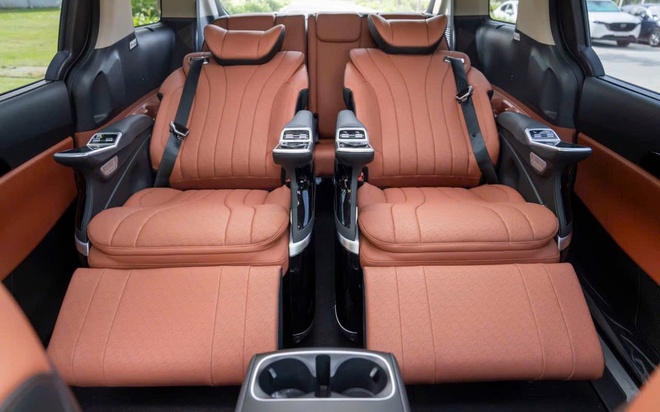 Kia Carnival giảm giá tới 100 triệu tại đại lý, giá thực tế chỉ ngang xe đã qua sử dụng- Ảnh 12. Kia Carnival giảm giá tới 100 triệu tại đại lý, giá thực tế chỉ ngang xe đã qua sử dụng- Ảnh 12.