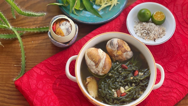 Khách Tây thử món nhiều người Việt cũng chưa chắc dám ăn, nhận xét: "Ở Mỹ tôi không thể tìm thấy nó!"- Ảnh 9.