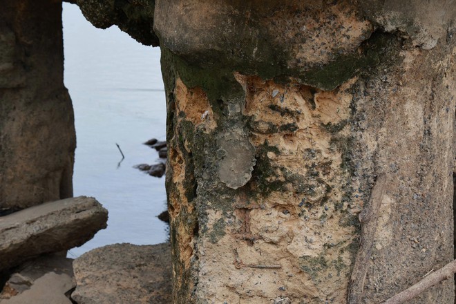 Hiện trường báo động vụ trụ cầu Sông Lô trơ lõi thép, công an vào cuộc điều tra khẩn - Ảnh 12.