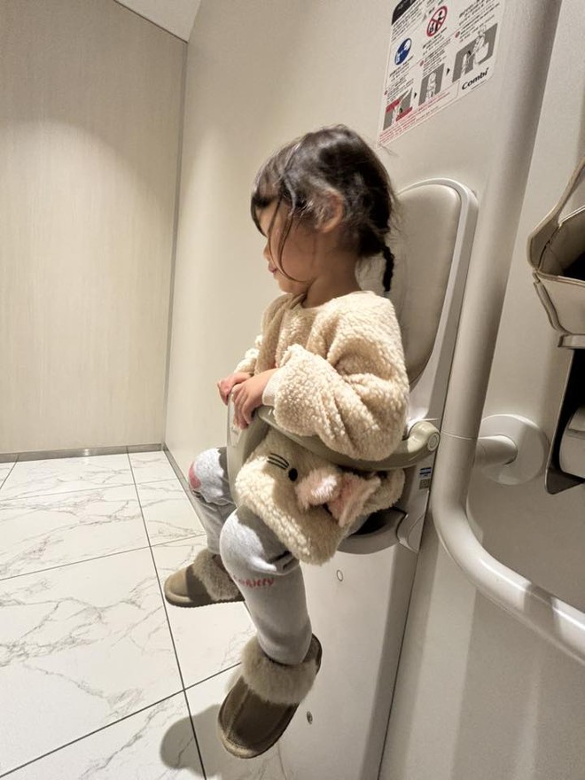 Khách Việt bất ngờ với 1 thứ trong nhà vệ sinh công cộng ở Nhật Bản, nhận xét: "Đến mức này rồi sao!"- Ảnh 7.