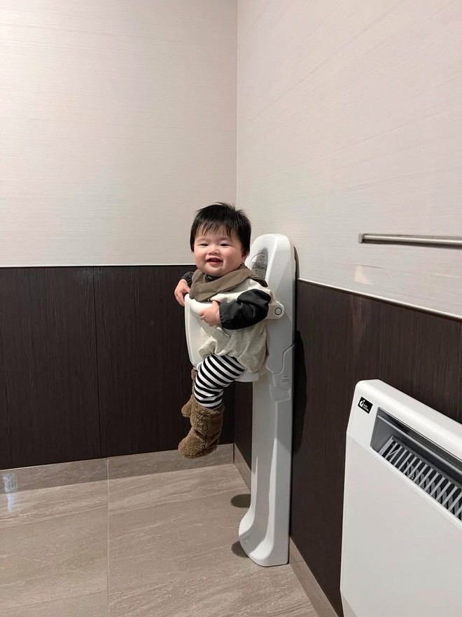 Khách Việt bất ngờ với 1 thứ trong nhà vệ sinh công cộng ở Nhật Bản, nhận xét: "Đến mức này rồi sao!"- Ảnh 2.