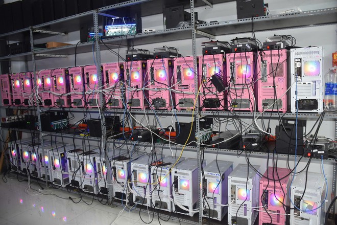 Khám xét 2 căn nhà, bắt Đào Xuân Hoàng và 25 đối tượng - Ảnh 3. Khám xét 2 căn nhà, bắt Đào Xuân Hoàng và 25 đối tượng - Ảnh 3.