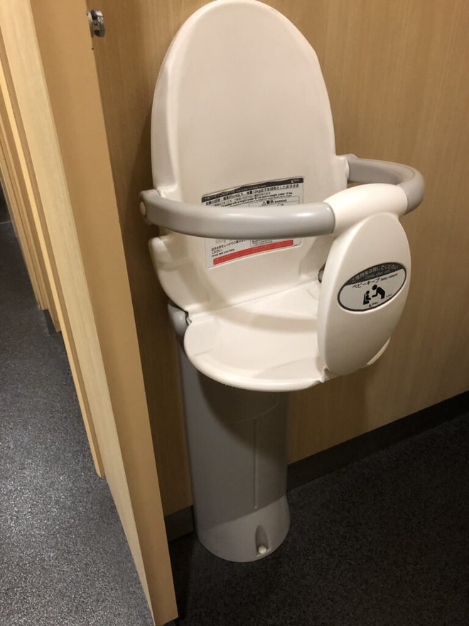 Khách Việt bất ngờ với 1 thứ trong nhà vệ sinh công cộng ở Nhật Bản, nhận xét: "Đến mức này rồi sao!"- Ảnh 11.