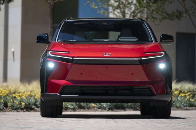 Toyota bZ4X 2026 bán thêm ở một thị trường gần Việt Nam: Giá quy đổi từ hơn 1,2 tỷ đồng, 2 bản, chạy 600km/sạc- Ảnh 13.