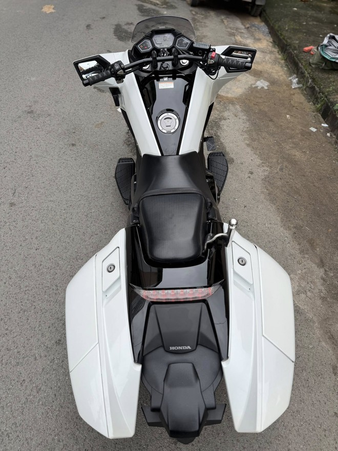 Xe tay ga 'phi thuyền' của Honda đang được rao bán ở Việt Nam, dùng chung một thứ với xe dẫn đoàn CSGT- Ảnh 12.