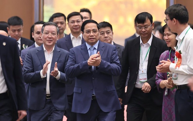 Thủ tướng tới dự Hội nghị đối thoại với nông dân năm 2025. Ảnh: VGP