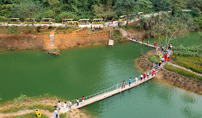 Giữa vùng lõi Bái Đính, Tràng An, có một điểm nữa tên "Thung", du khách nhận xét: Cảnh như trên phim - Ảnh 4.