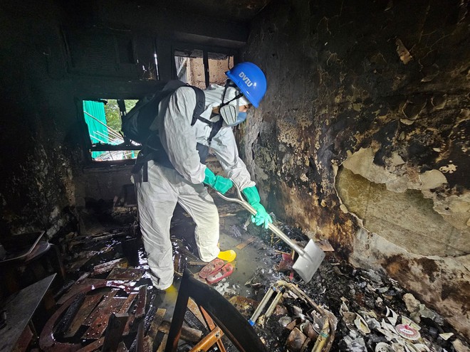 Tròn 1 tuần sau thảm hoạ cháy chung cư Hong Kong: Có những nạn nhân được phát hiện tại vị trí không ngờ - Ảnh 2.