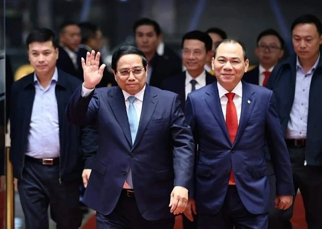 Thủ tướng Phạm Minh Chính và tỷ phú Phạm Nhật Vượng dự lễ trao giải VinFuture 2024. Ảnh: NK
