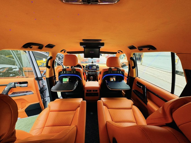 Rao Toyota Land Cruiser độ ghế thương gia kiểu Hermes gi&aacute; gần 1,6 tỷ đồng, người b&aacute;n tiết lộ: Đ&atilde; được bảo dưỡng to&agrave;n bộ mất gần 800 triệu đồng - Ảnh 5.