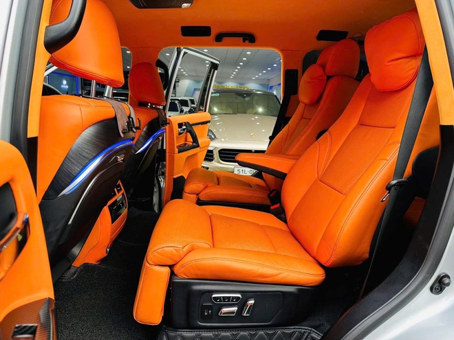 Rao Toyota Land Cruiser độ ghế thương gia kiểu Hermes gi&aacute; gần 1,6 tỷ đồng, người b&aacute;n tiết lộ: Đ&atilde; được bảo dưỡng to&agrave;n bộ mất gần 800 triệu đồng - Ảnh 7.