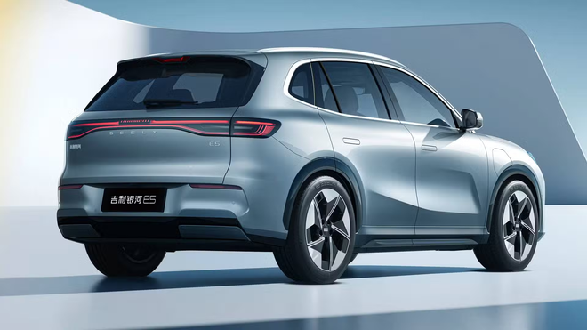 Hãng xe xây nhà máy 4.100 tỷ tại Thái Bình nghiên cứu ra mắt đối thủ Honda CR-V: giới thiệu khách Việt trong quý III, đi Hà Nội - Quảng Bình chỉ trong một lần sạc - Ảnh 2.