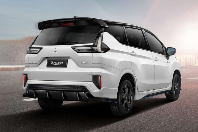 Ảnh thực tế Mitsubishi Xpander bản thể thao vừa ra mắt: Th&ecirc;m bodykit, c&aacute;nh gi&oacute;, đổi hẳn cụm đ&egrave;n trước/sau mới, dễ hot khi về Việt Nam - Ảnh 6.