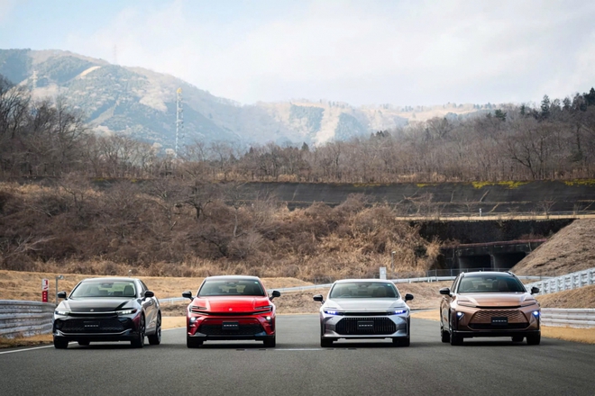 Khám phá Toyota Crown Estate 2025 vừa ra mắt - Ảnh 2.