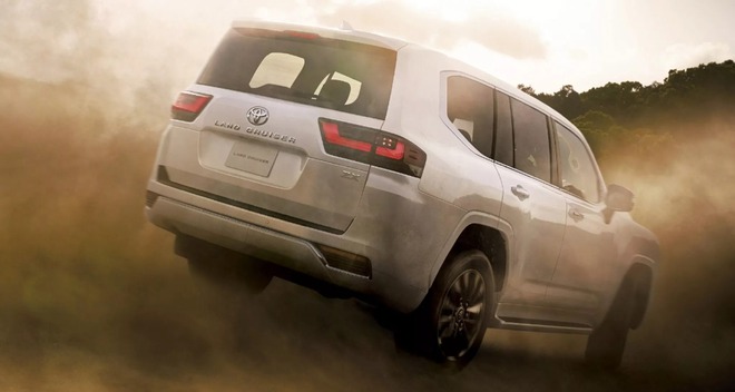 Toyota Land Cruiser 2025 được h&eacute; lộ: Đồng hồ mới, chỉnh điều h&ograve;a bằng n&uacute;t vật l&yacute;, ADAS mặc định từ bản ti&ecirc;u chuẩn - Ảnh 9.