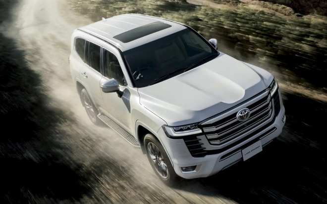 Toyota Land Cruiser 2025 được h&eacute; lộ: Đồng hồ mới, chỉnh điều h&ograve;a bằng n&uacute;t vật l&yacute;, ADAS mặc định từ bản ti&ecirc;u chuẩn - Ảnh 6.