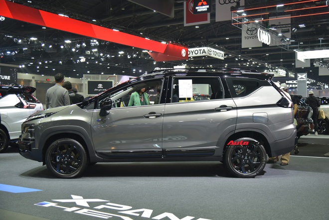 'Sờ tận tay' bộ đ&ocirc;i Mitsubishi Xpander v&agrave; Xpander Cross HEV bản thể thao: Gi&aacute; quy đổi 737 triệu đồng, th&ecirc;m bodykit hầm hố, dễ th&agrave;nh h&agrave;ng &lsquo;hot&rsquo; nếu về Việt Nam - Ảnh 13.