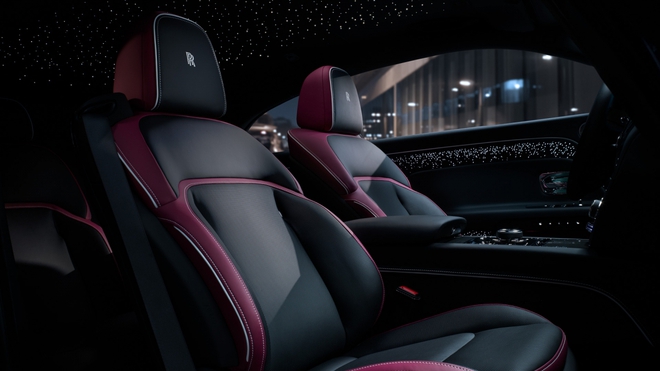 Rolls-Royce Spectre phiên bản Black Badge có giá 20,6 tỷ đồng tại Việt Nam - Ảnh 18.