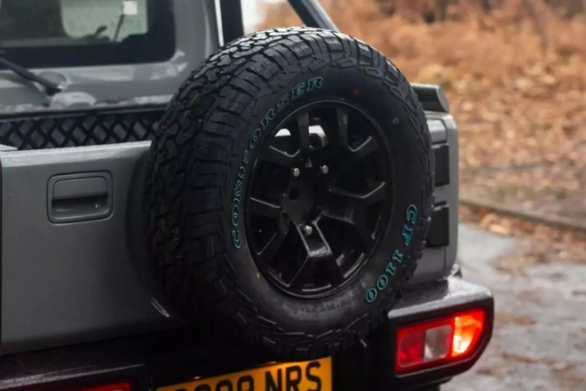 Suzuki Jimny có bản độ 6 bánh như G63: Giá đấu 1,45 tỷ đồng, thêm thùng thành bán tải, nâng cấp turbo mạnh 170hp - Ảnh 12.