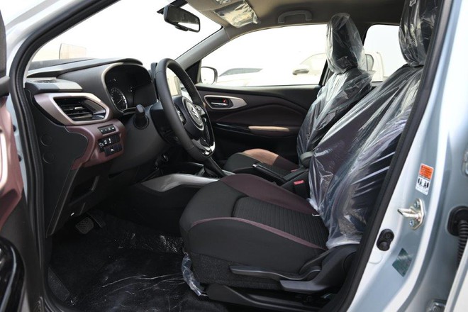 Suzuki Fronx lần đầu lộ diện tại Việt Nam: Đang l&agrave;m thủ tục, sớm ra mắt đấu Raize, Sonet - Ảnh 8.