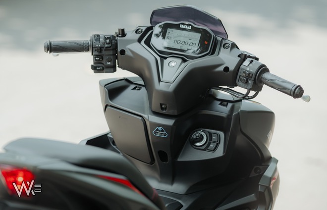 Yamaha NVX đời mới rất được đón chờ đã về: Đấu Air Blade, đỡ lo mất phanh khi đổ đèo nhờ 1 trang bị - Ảnh 8. Yamaha NVX đời mới rất được đón chờ đã về: Đấu Air Blade, đỡ lo mất phanh khi đổ đèo nhờ 1 trang bị - Ảnh 8.