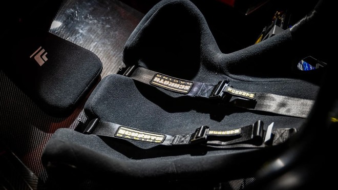 Người Thái đã làm được siêu xe, xịn thế này đây: Vỏ sợi carbon siêu nhẹ, máy 350 mã lực, cabin như xe đua - Ảnh 12.