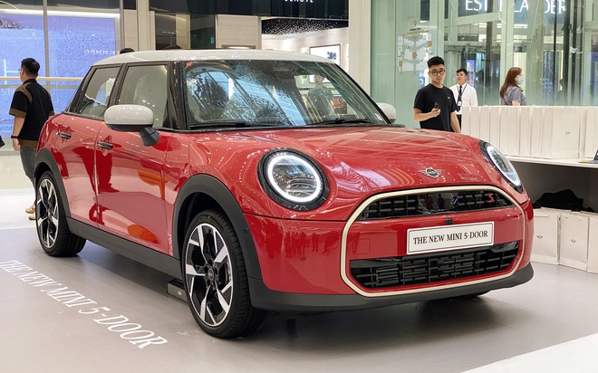 MINI Cooper 2025 ra mắt Việt Nam: Gi&aacute; từ 2,099 tỷ đồng, thiết kế lạ lẫm, nhiều c&ocirc;ng nghệ lần đầu xuất hiện, c&oacute; ADAS - Ảnh 6.
