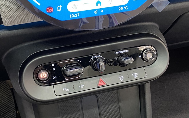 MINI Cooper 2025 ra mắt Việt Nam: Gi&aacute; từ 2,099 tỷ đồng, thiết kế lạ lẫm, nhiều c&ocirc;ng nghệ lần đầu xuất hiện, c&oacute; ADAS - Ảnh 20.