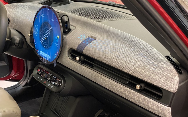 MINI Cooper 2025 ra mắt Việt Nam: Gi&aacute; từ 2,099 tỷ đồng, thiết kế lạ lẫm, nhiều c&ocirc;ng nghệ lần đầu xuất hiện, c&oacute; ADAS - Ảnh 19.