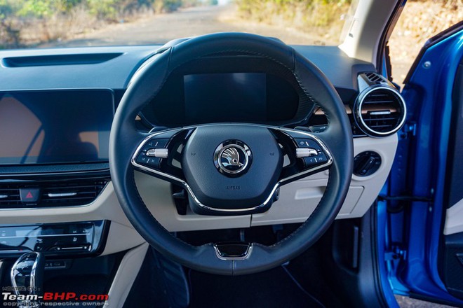 Skoda Slavia lần đầu lộ diện ngo&agrave;i nh&agrave; m&aacute;y tại Việt Nam: Một điểm cho thấy dễ c&oacute; ADAS cạnh tranh City, Vios - Ảnh 15.