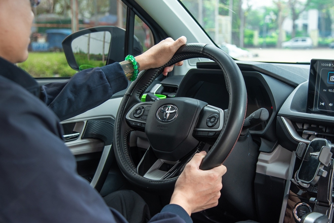 Dùng 2 chiếc Toyota Veloz Cross làm dịch vụ, chủ xe chia sẻ: ‘Đút túi hơn 40 triệu đồng/xe/tháng, tiết kiệm hơn Xpander, bào hơn 170.000km vẫn ổn’ - Ảnh 9.