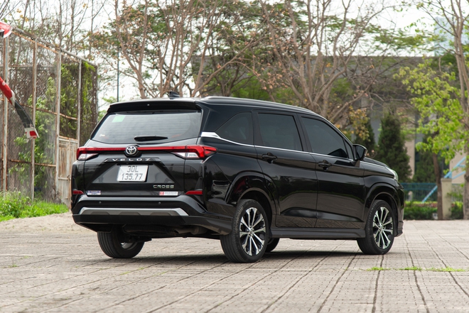 Dùng 2 chiếc Toyota Veloz Cross làm dịch vụ, chủ xe chia sẻ: ‘Đút túi hơn 40 triệu đồng/xe/tháng, tiết kiệm hơn Xpander, bào hơn 170.000km vẫn ổn’ - Ảnh 2.