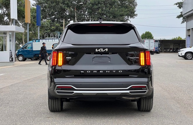 Giá Kia Sorento lần đầu giảm dưới mốc 900 triệu tại đại lý: Rẻ nhất phân khúc, ngang CX-5 bản tầm trung, dọn kho chờ bản mới sắp ra mắt - Ảnh 6.