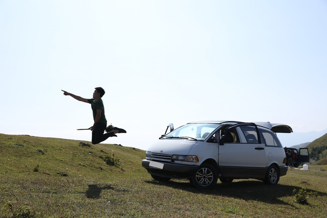 Đem Toyota Previa 35 năm tuổi lên rừng, xuống biển, chủ xe chia sẻ: ‘Biết chăm thì đi bao nhiêu, đời sâu mấy cũng chạy tốt’ - Ảnh 5.