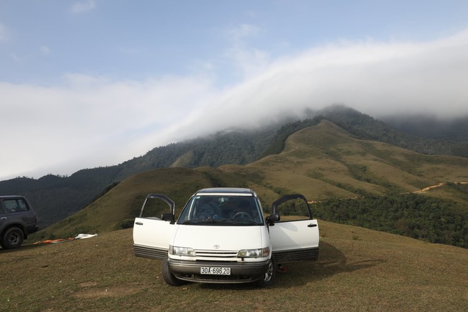 Đem Toyota Previa 35 năm tuổi lên rừng, xuống biển, chủ xe chia sẻ: ‘Biết chăm thì đi bao nhiêu, đời sâu mấy cũng chạy tốt’ - Ảnh 8.