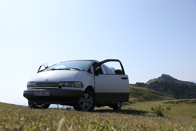 Đem Toyota Previa 35 năm tuổi lên rừng, xuống biển, chủ xe chia sẻ: ‘Biết chăm thì đi bao nhiêu, đời sâu mấy cũng chạy tốt’ - Ảnh 14.