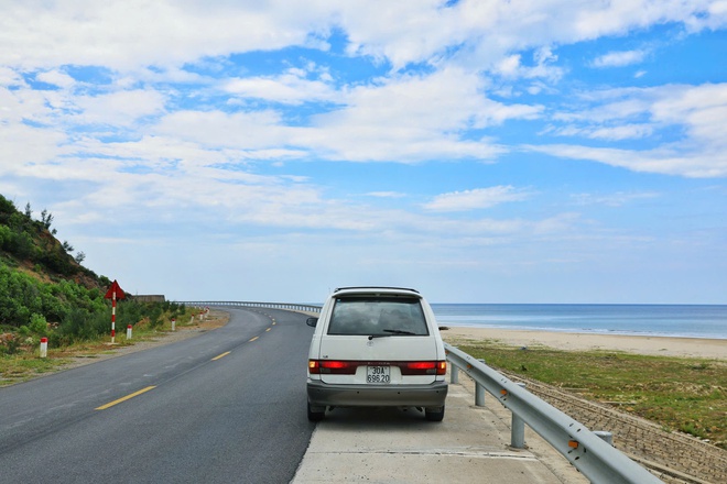 Đem Toyota Previa 35 năm tuổi lên rừng, xuống biển, chủ xe chia sẻ: ‘Biết chăm thì đi bao nhiêu, đời sâu mấy cũng chạy tốt’ - Ảnh 21.