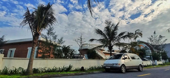 Đem Toyota Previa 35 năm tuổi lên rừng, xuống biển, chủ xe chia sẻ: ‘Biết chăm thì đi bao nhiêu, đời sâu mấy cũng chạy tốt’ - Ảnh 7.