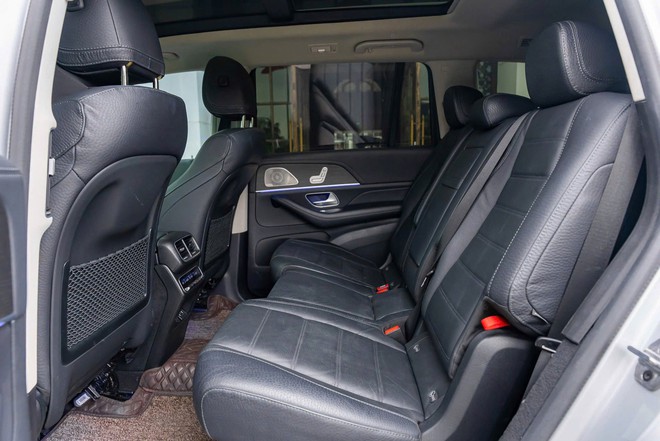 Chiếc xe trông giống Mercedes-Maybach GLS 600 này có giá bán lại gần 3,8 tỷ đồng: Chủ cũ độ nhiều chi tiết nhưng chừa lại nội thất 'zin' - Ảnh 12.