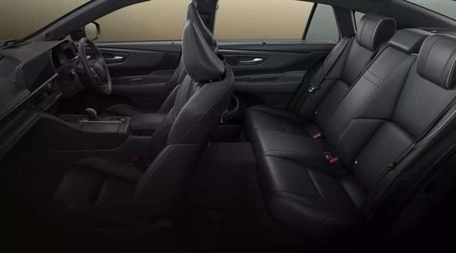 Toyota Crown ra phiên bản đặc biệt hai tông màu như Maybach - Ảnh 7.