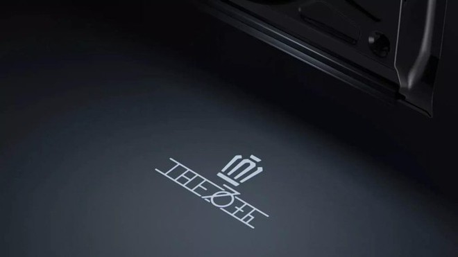 Toyota Crown ra phiên bản đặc biệt hai tông màu như Maybach - Ảnh 9.