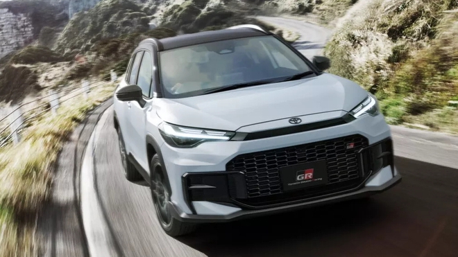Toyota Corolla Cross 2026 đang hot có bộ ảnh thực tế bản GR Sport mới toanh, có AWD, fan cứng dòng xe này xem xong chắc sẽ nghiền - Ảnh 2.