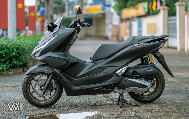 Honda Phi Thuyền 2025 quá 'hot', một lô vừa về giờ còn vài chiếc: Cốp to hơn của SH, ăn xăng 2,2L/100km - Ảnh 2.