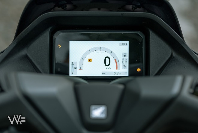 Honda Phi Thuyền 2025 quá 'hot', một lô vừa về giờ còn vài chiếc: Cốp to hơn của SH, ăn xăng 2,2L/100km - Ảnh 4.