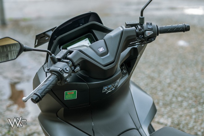 Honda Phi Thuyền 2025 quá 'hot', một lô vừa về giờ còn vài chiếc: Cốp to hơn của SH, ăn xăng 2,2L/100km - Ảnh 5.