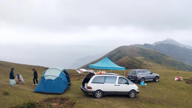 Đẳng cấp gi&aacute; trị cốt l&otilde;i của Toyota: 35 tuổi vẫn 'sẵn s&agrave;ng xuống biển l&ecirc;n đồi', gi&aacute; rẻ tiện nghi bất ngờ - Ảnh 10.