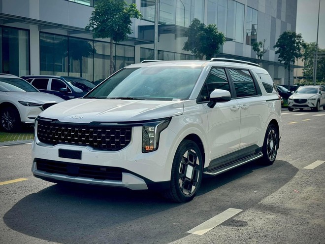 Kia Carnival m&aacute;y dầu giảm tới 80 triệu: Bản ti&ecirc;u chuẩn vẫn đắt hơn Custin cao nhất, nhưng con số n&agrave;y cho thấy người Việt mua xe kh&ocirc;ng chỉ v&igrave; gi&aacute; - Ảnh 6.